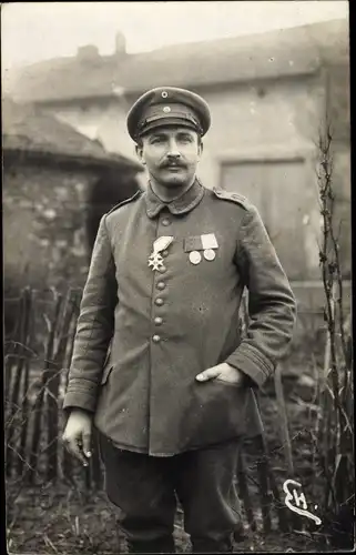 Foto Ak Deutscher Soldat im Kaiserreich, Portrait, Militärverdienstkreuz 3.Klasse