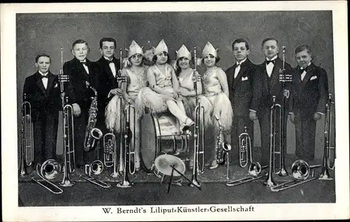 Ak W. Berndt's Liliputaner Künstlergesellschaft, Musikinstrumente