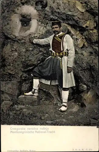 Ak Mann in Nationaltracht aus Montenegro