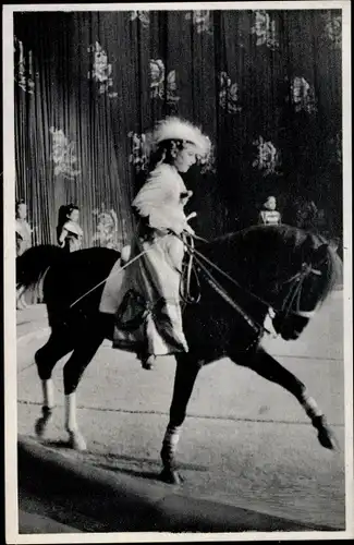 Ak Berlin Mitte, Schäfers Märchenstadt Liliput, Frau, Dressurreiten, Pferd, Manege