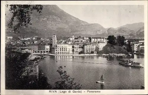 Ak Riva del Garda Trentino, Blick auf den Ort, Gardasee