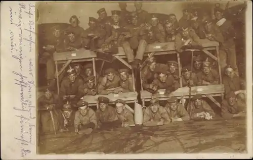 Foto Ak Soldaten in Uniformen, Gruppenaufnahme, I. WK