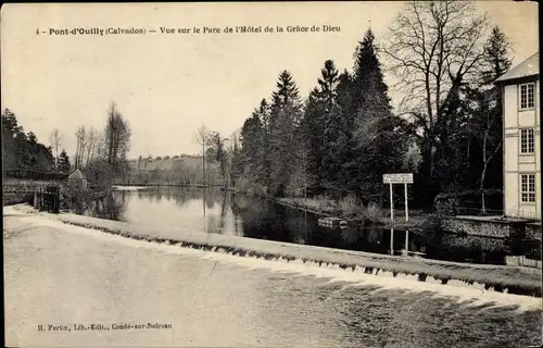 Ak Pont d Ouilly Calvados, Vue sur le Parc de l'Hôtel de la Grâce de Dieu