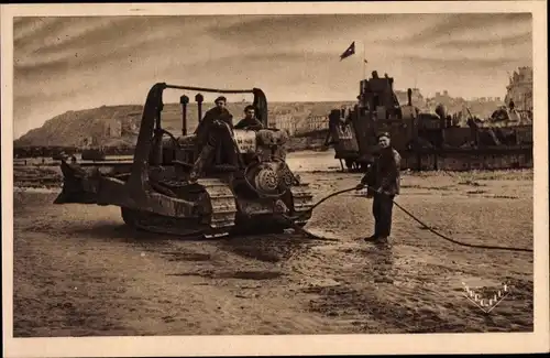 Ak Arromanches les Bains Calvados, Befreiung der Normandie 1944, Planierraupe des US Militärs