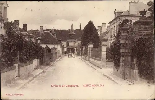 Ak Compiègne Oise, Vieux Moulins, Strassenansicht