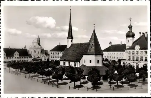 Ak Altötting in Oberbayern, Kapellplatz mit Basilika