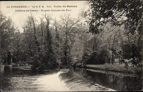 Ak Condé sur Noireau Calvados, Château de Cahan, Grande Cascade du Parc