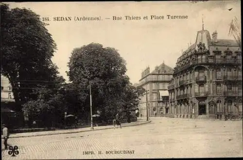 Ak Sedan Ardennes, Rue Thiers et Place Turenne