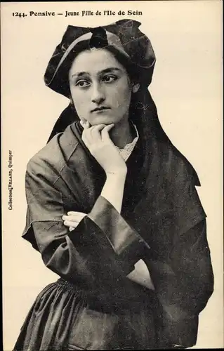 Ak Bretagne, Pensive, Jeune Fille de l'Ile de Sein