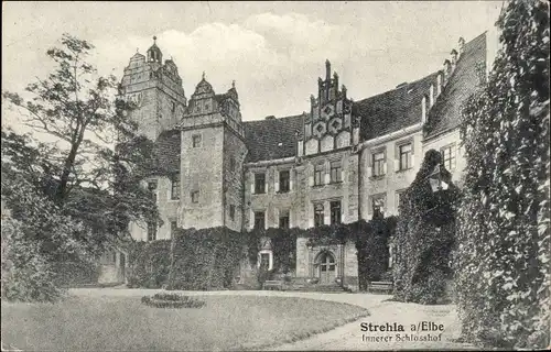 Ak Strehla an der Elbe Sachsen, Innerer Schlosshof