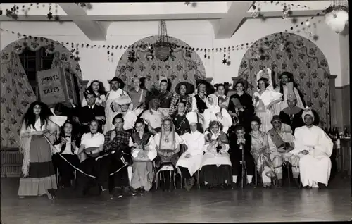 Foto Ak Oskar Hari Kandersteg, Faschingsgesellschaft, Gruppenbild