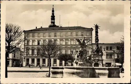 Ak Vyškov Wischau Südmähren, Mariensäule, Sparkasse