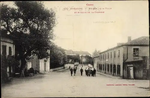 Ak Mirande Gers, Entree de la Ville et Avenue de la Caserne