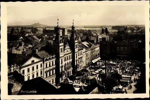 Ak Pardubice Pardubitz Stadt, Marktplatz