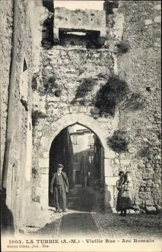 Ak La Turbie Alpes Maritimes, Vieille Rue, Arc Romain