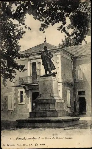 Ak Pompignan Gard, Statue de Colonel Bourras