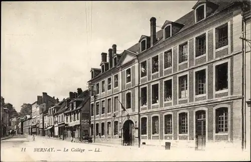 Ak Bernay Eure, Le College