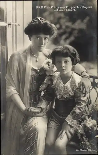 Ak Prinzessin Marie Gabriele von Bayern mit Prinz Albrecht