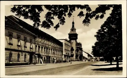 Ak Napajedla Napagedl Region Zlin, Straßenpartie mit Rathaus