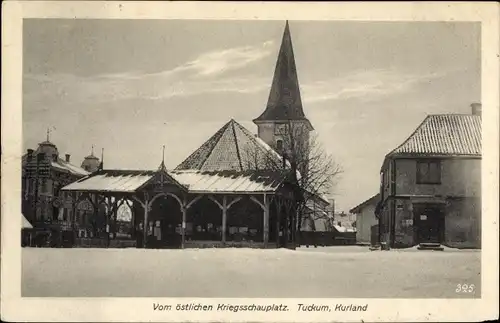 Ak Tukums Tuckum Lettland, Östlicher Kriegsschauplatz, Teilansicht im Winter, Kirchturm