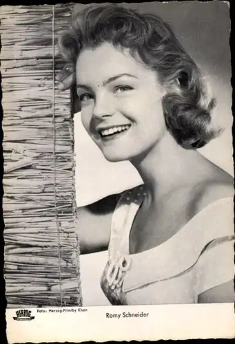 Ak Schauspielerin Romy Schneider, Portrait
