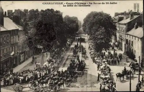 Ak Charleville Mézières Ardennes, La Revue du 14 Juillet, Le défiléde l'Artillerie