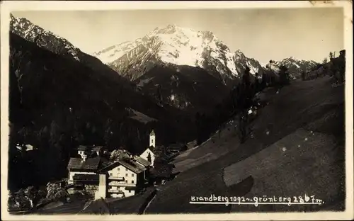 Ak Brandberg im Zillertal in Tirol, Gesamtansicht, Grünberg