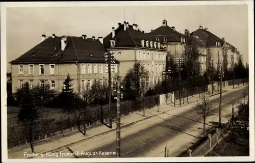 Ak Freiberg in Sachsen, König Friedrich August Kaserne