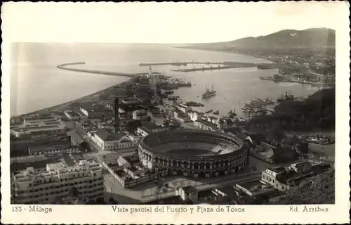 Ak Málaga Andalusien Spanien, Vista parcial del Puerto y Plaza de Toros