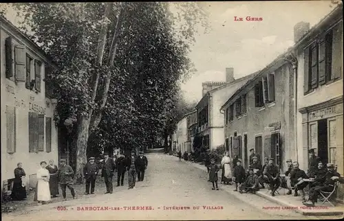 Ak Barbotan les Thermes Gers, Interieur du Village