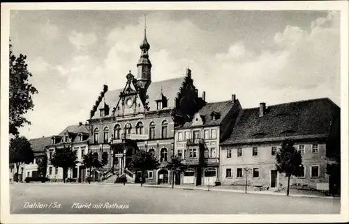 Ak Dahlen in Sachsen, Markt mit Rathaus