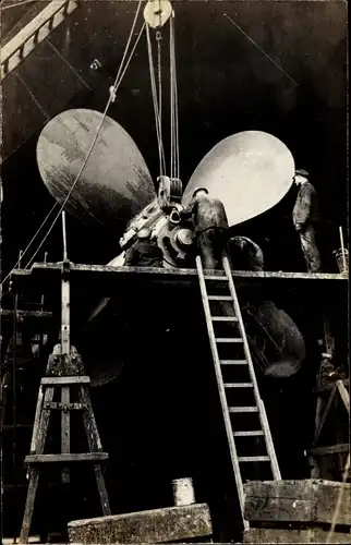 Ak Dampfer Albert Ballin, Antriebsschraube, HAPAG