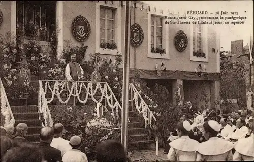 Ak Béhuard Maine-et-Loire, Monseignent Gry prononcant le panégyrique se St Thérèse