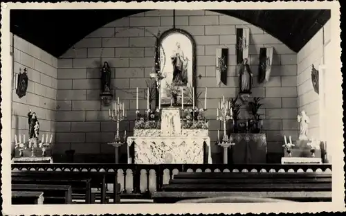 Foto Ak Frankreich unbekannt, Innenansicht einer Kirche