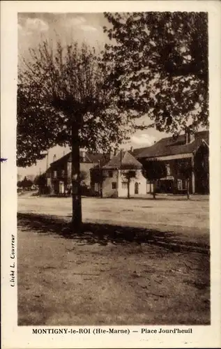 Ak Montigny Haute-Marne, Place Jourd'heul