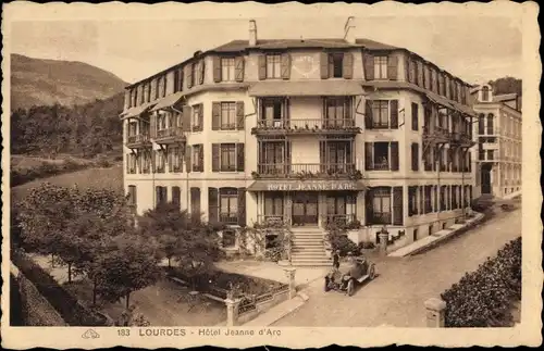 Ak Lourdes Hautes Pyrénées, Hotel Jeanne d'Arc