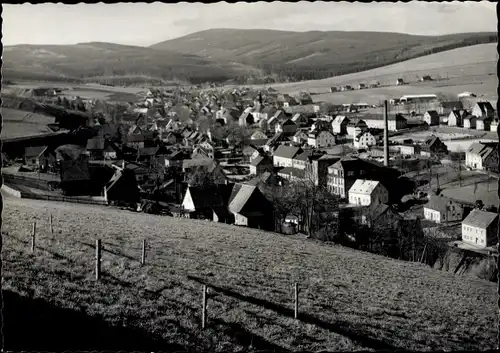 Ak Neudorf Sehmatal im Erzgebirge, Teilansicht mit Fichtelberg