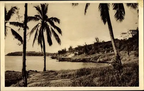 Ak Dakar Senegal, Coin de village indigene, La corniche, cocotiers