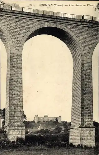 Ak Druyes Yonne, Une Arche de Viaduc