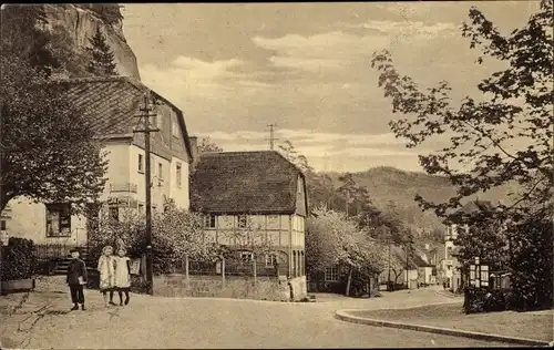 Ak Oybin in der Oberlausitz, Dorfstraße, Kinder