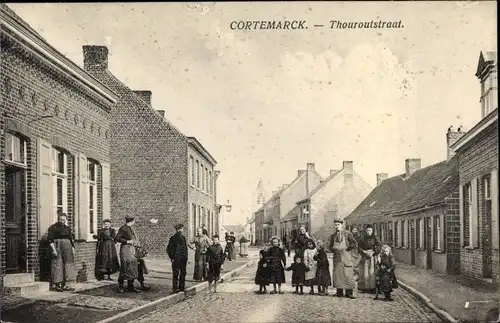 Ak Cortemarck Kortemark Westflandern, Thouroutstraat, Frauen, Kinder