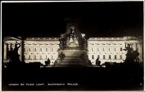 Ak London City England, Buckingham Palace, flood light