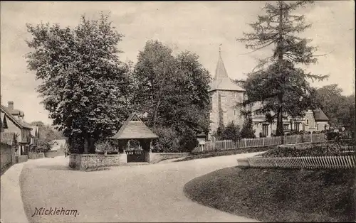 Ak Mickleham South East England, Kirche, Bushaltestelle