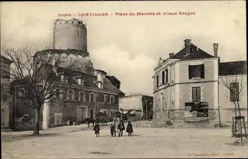 Ak Chatillon sur Indre, Place du Marche et Vieux Donjon