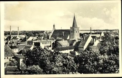 Ak Lubsko Sommerfeld in der Niederlausitz Ostbrandenburg, Blick auf den Ort, Kirche