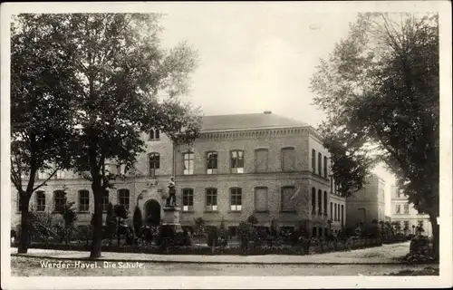 Ak Werder an der Havel, Schule