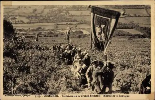 Ak Locronan Finistère, Procession de la Grande Troménie, Montée de la Montagne