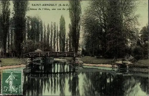 Ak Saint Arnoult en Yvelines, Chateau de l'Aleu, une vue du parc