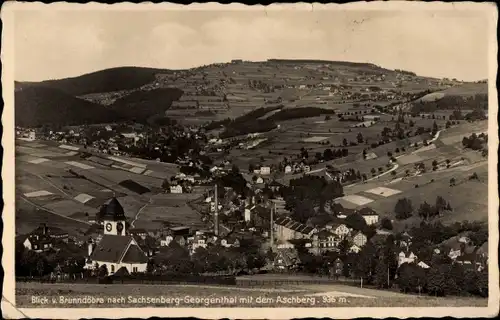 Ak Sachsenberg Georgenthal Klingenthal im Vogtland, Blick von Brunndöbra, Panorama vom Ort, Aschberg