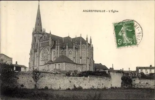 Ak Aigrefeuille Loire Atlantique, L'Eglise